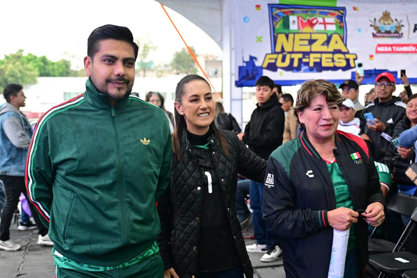 Delfina Gómez y Adolfo Cerqueda acompañaron a Claudia Sheinbaum en el Neza Fut Fest.jpg